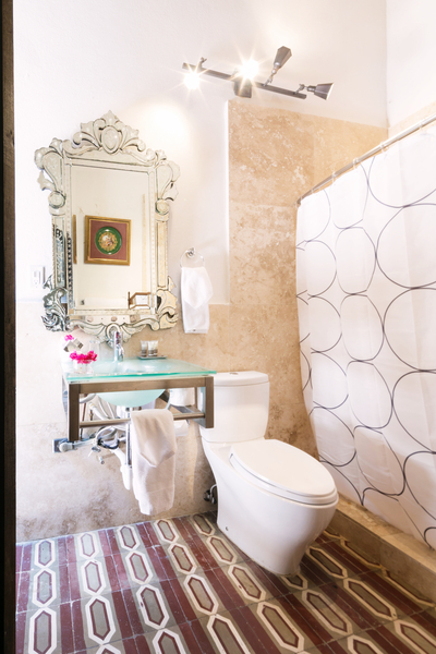 Classic Queen Photo 5